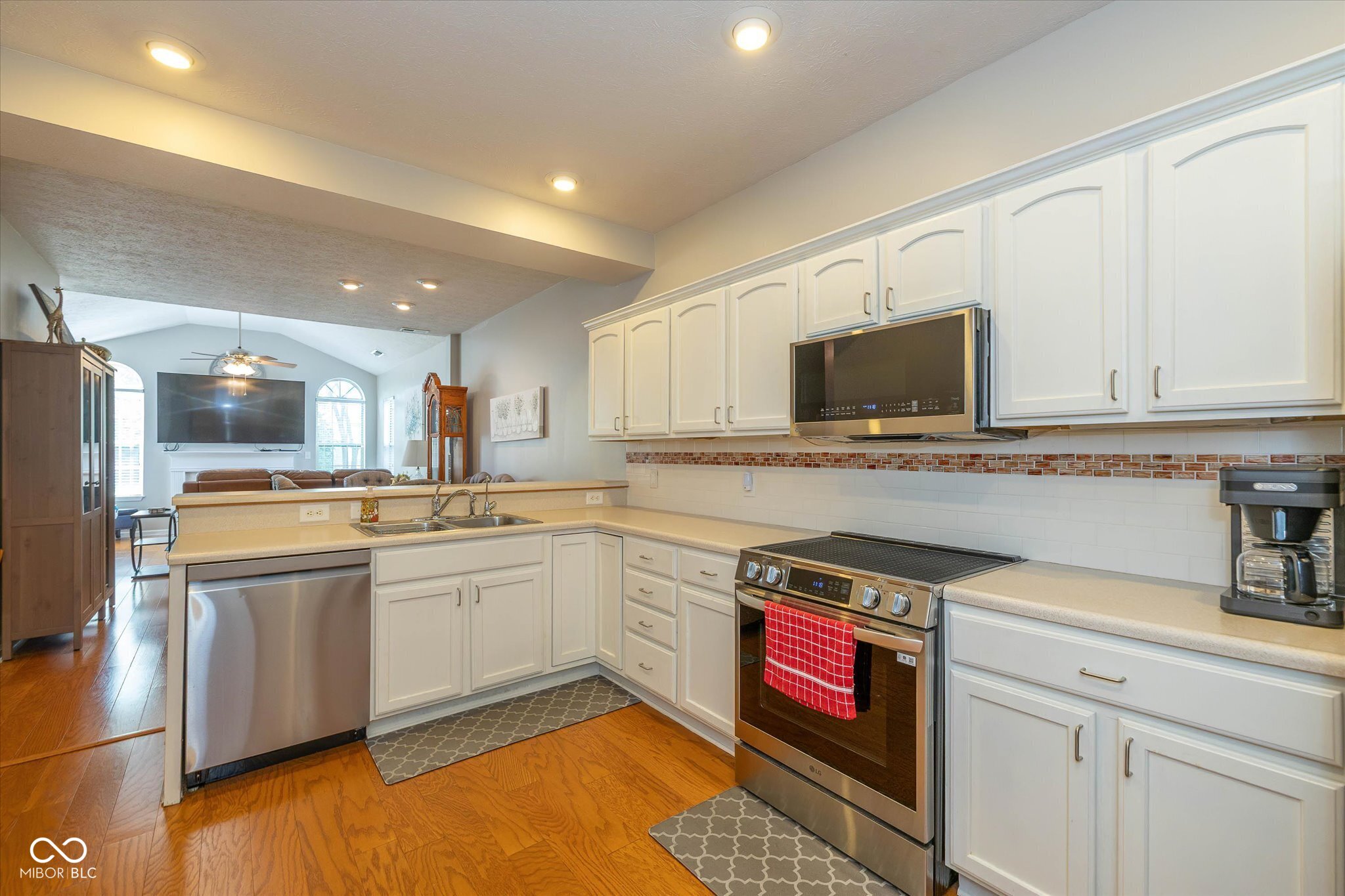 5821 Cool Hollow Way Indianapolis, IN 46237 - Photo 9 of 24