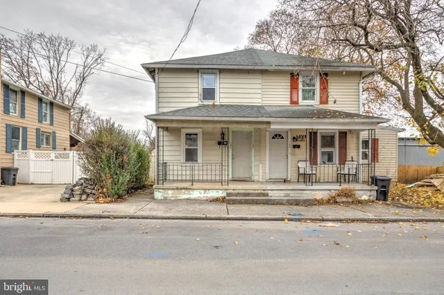 $140,000 | 157 South Wolf Street, Manheim, PA 17545