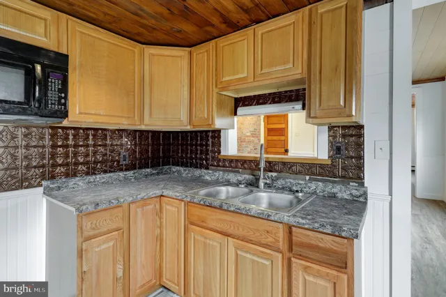 $140,000 | 157 South Wolf Street, Manheim, PA 17545