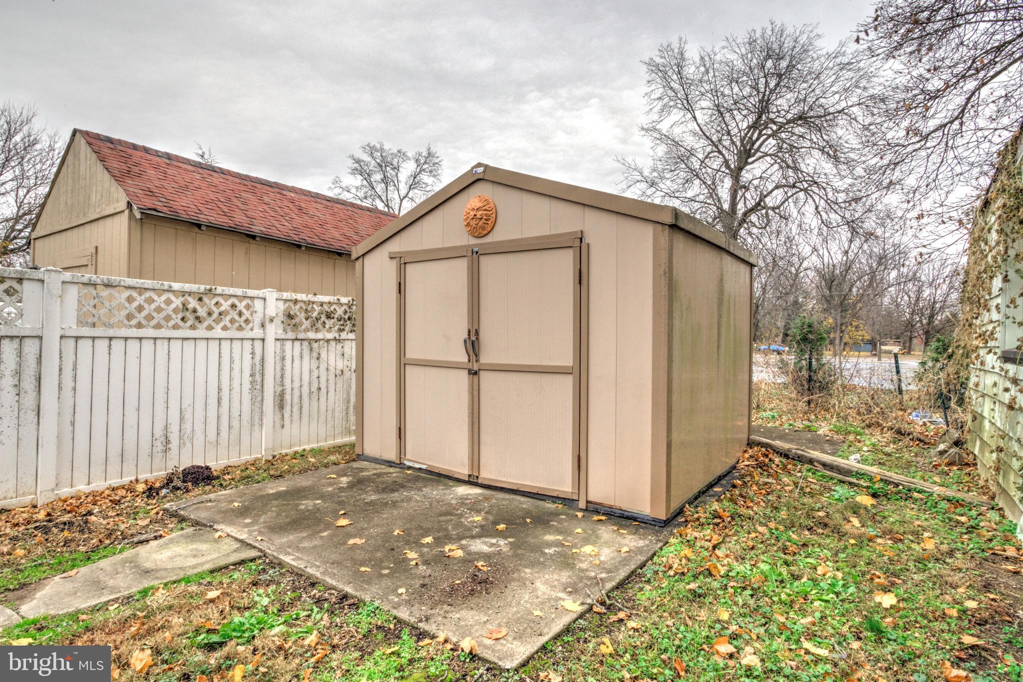 157 South Wolf Street Manheim, PA 17545 - Photo 7 of 23 a backyard of a house with a tree