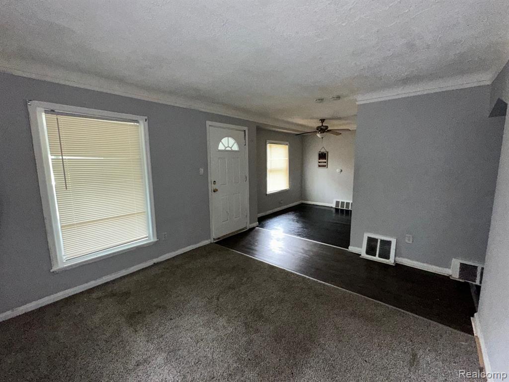 10248 Harvard Road Detroit, MI 48224 - Photo 5 of 19