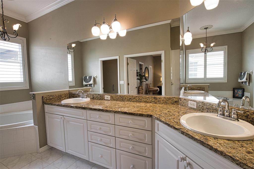 221 Rio Terra Venice, FL 34285 - Photo 24 of 40
