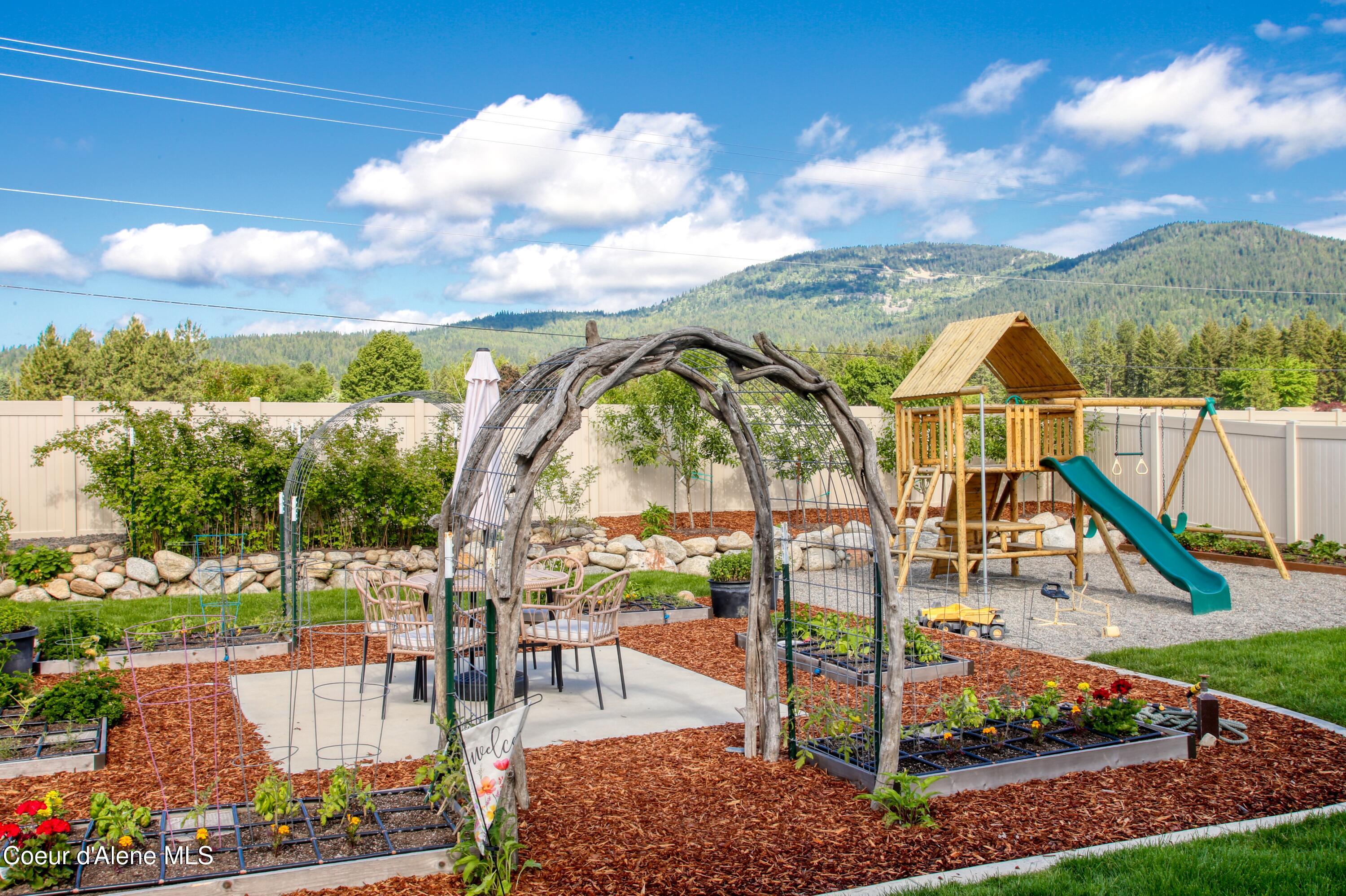 6489 West Astoria Loop Rathdrum, ID 83858 - Photo 5 of 43 Garden :Playset