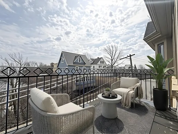 $3,000 | 56 Walnut Street, Unit W6, Somerville, MA 02143