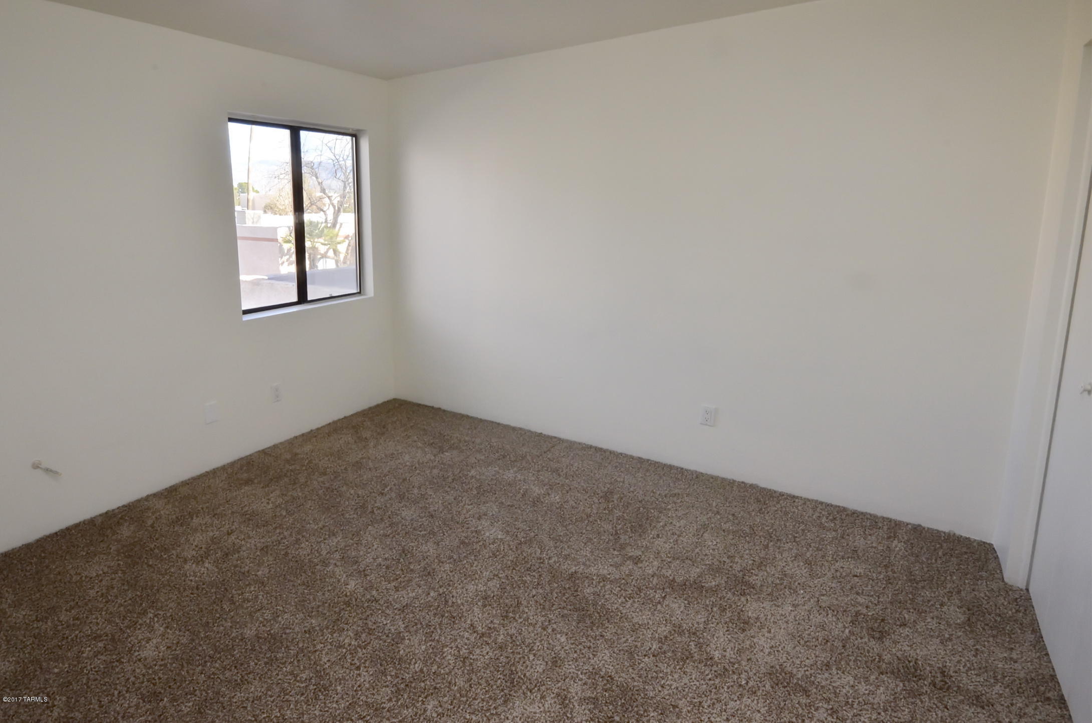 1949 North Swan Road, Unit 17 Tucson, AZ 85712 - Photo 9 of 34