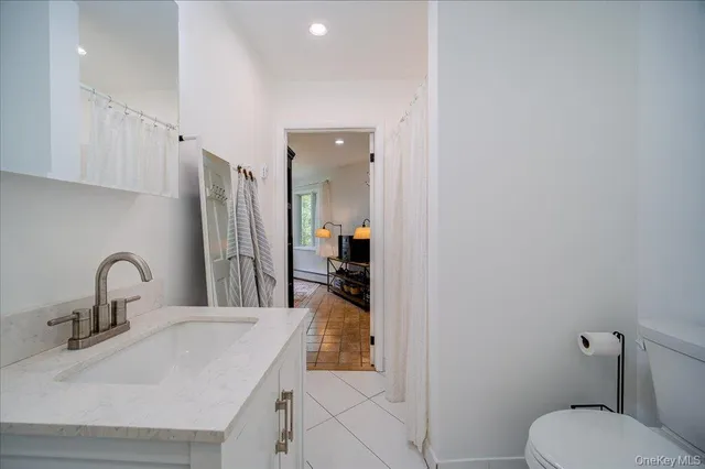 a view of entryway and hall