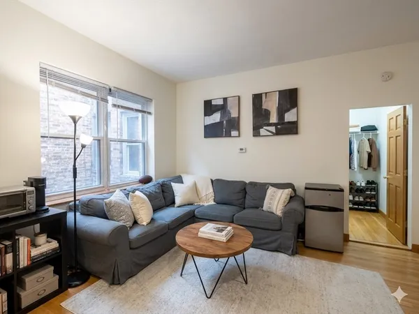 $3,800 | 22 Battery Street, Unit 1R, Boston, MA 02109
