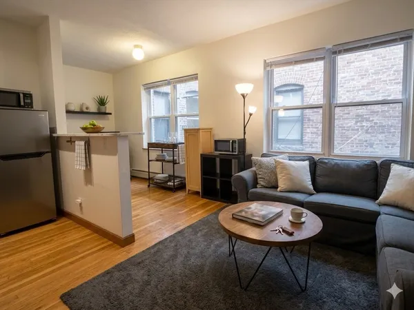 $3,800 | 22 Battery Street, Unit 1R, Boston, MA 02109