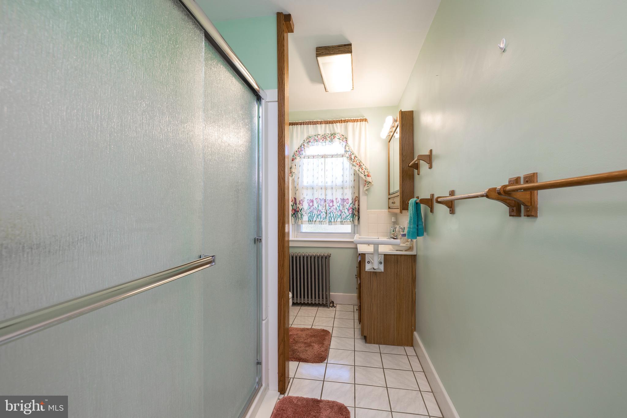 3204 Schuylkill Road Spring City, PA 19475 - Photo 15 of 35 Full Bathroom