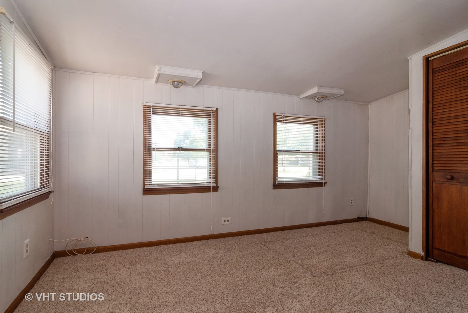 136 East Washington Street Oswego, IL 60543 - Photo 7 of 12