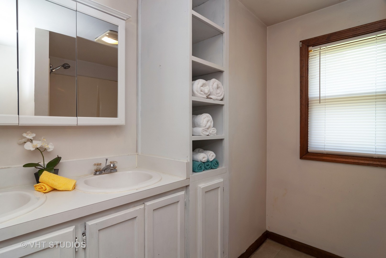136 East Washington Street Oswego, IL 60543 - Photo 10 of 12