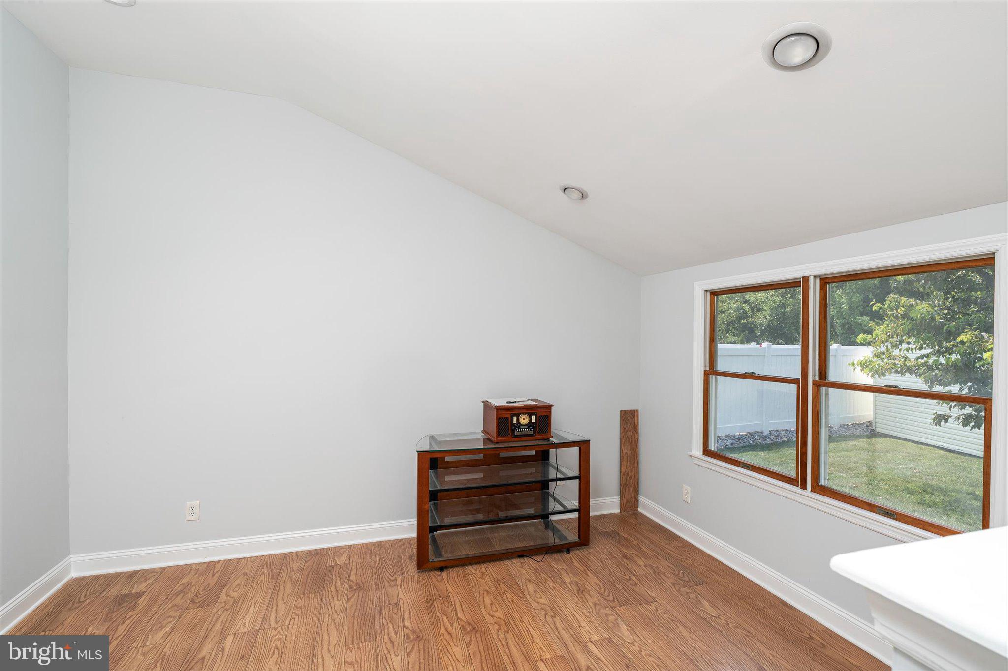 21 Kay Road Hamilton, NJ 08620 - Photo 12 of 27