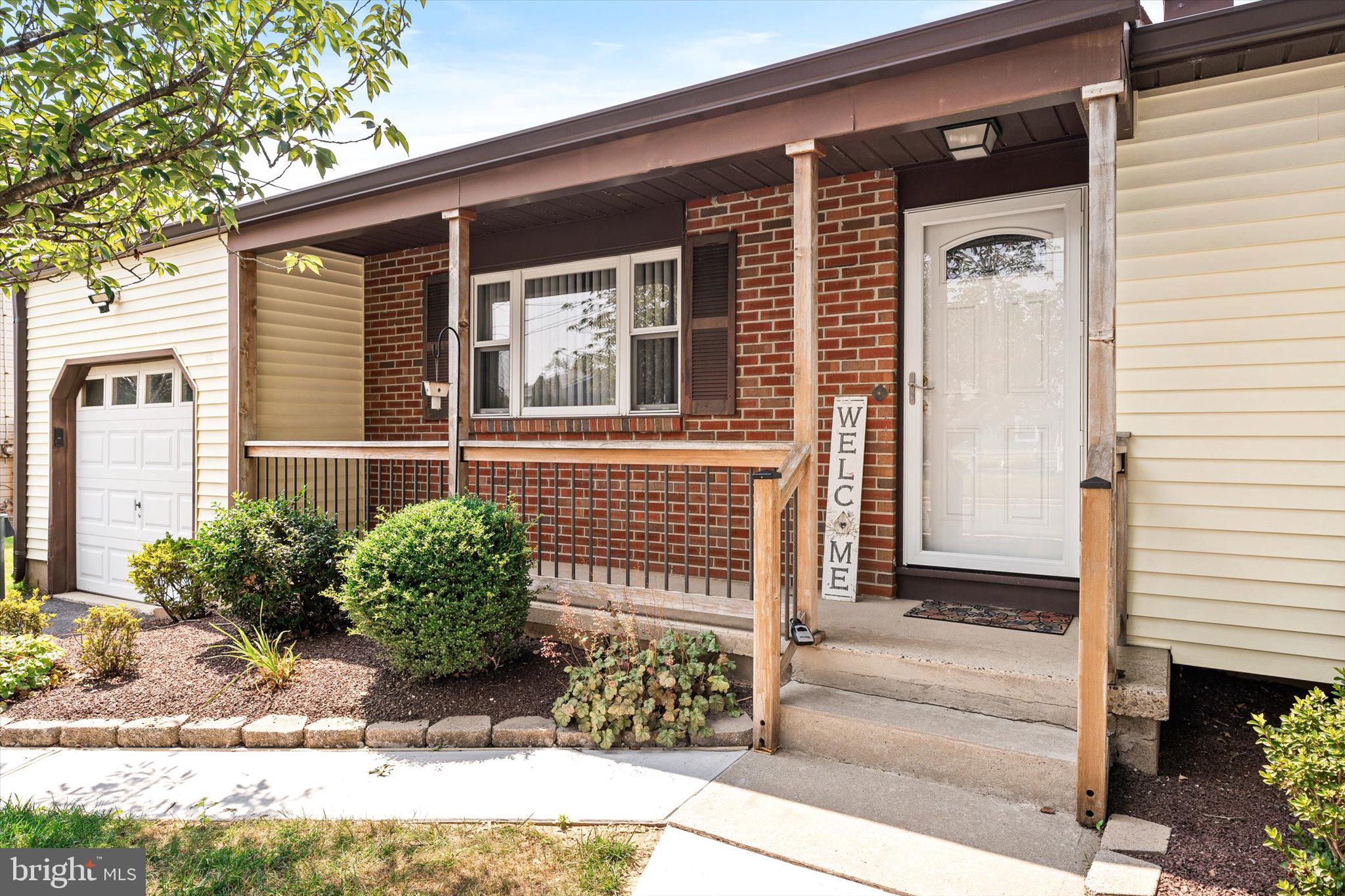 21 Kay Road Hamilton, NJ 08620 - Photo 2 of 27