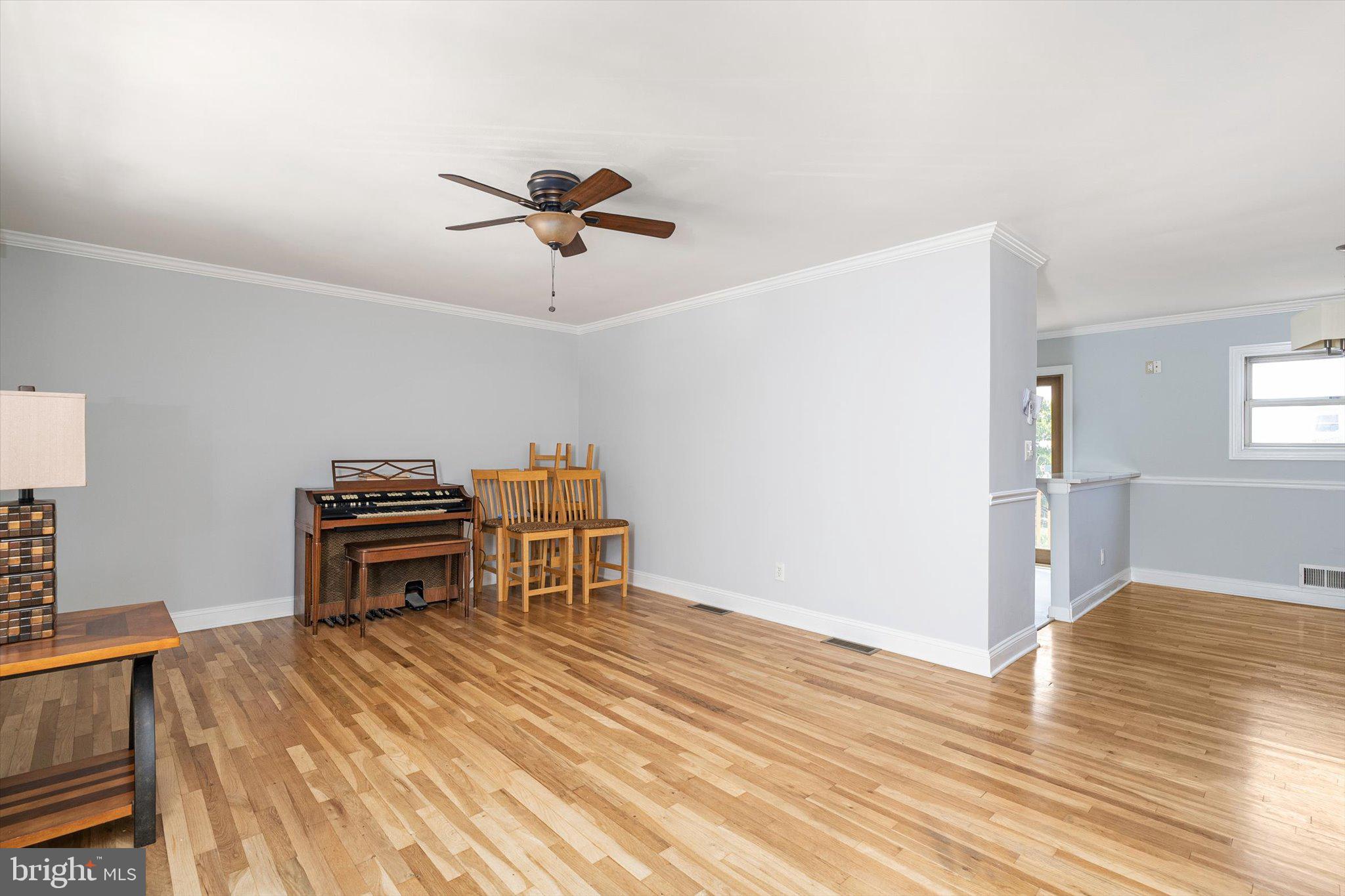 21 Kay Road Hamilton, NJ 08620 - Photo 3 of 27