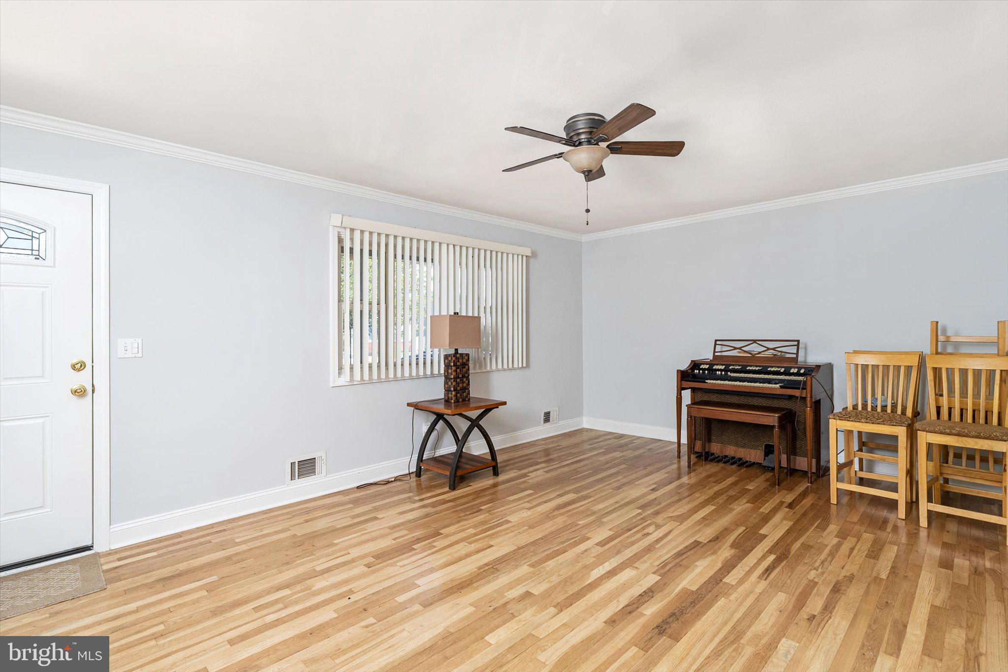 21 Kay Road Hamilton, NJ 08620 - Photo 4 of 27