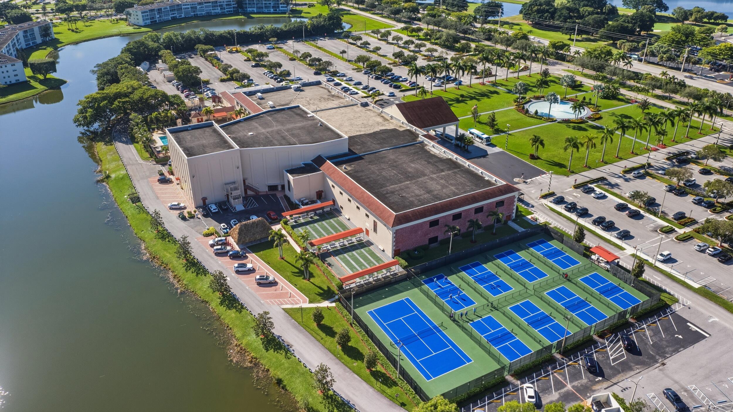 3063 Yarmouth C Boca Raton, FL 33434 - Photo 12 of 40 green view of an outdoor space