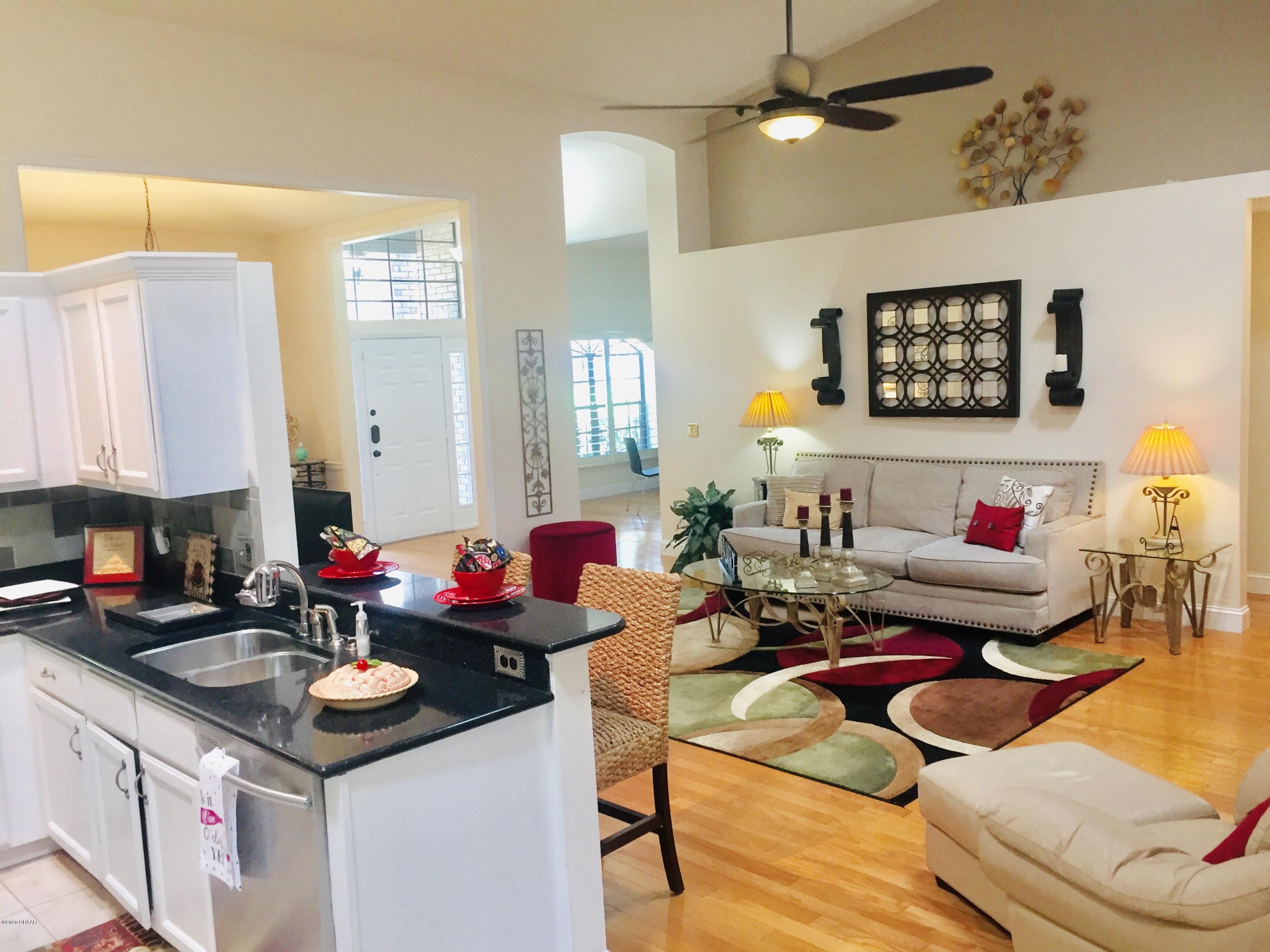 94 Bryan Cave Road South Daytona, FL 32119 - Photo 4 of 36 Family