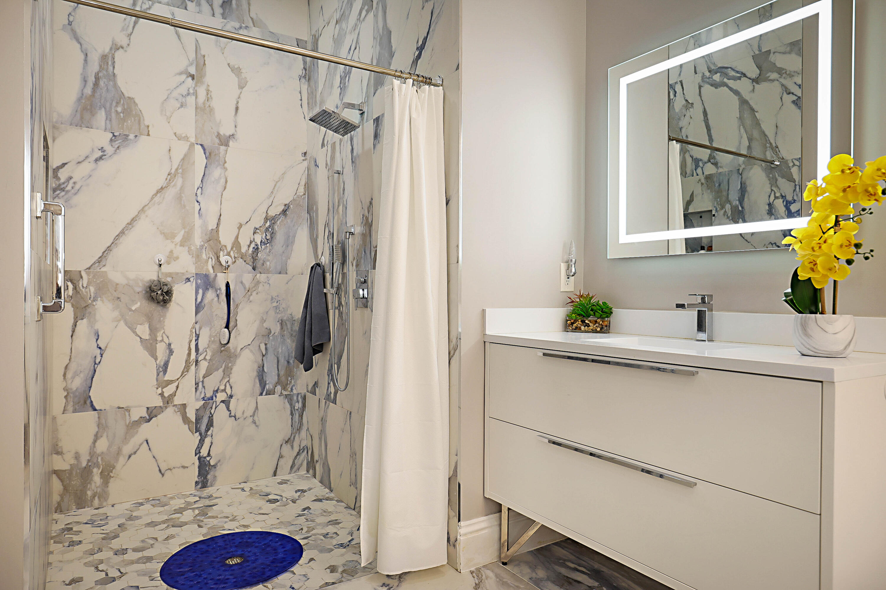 7011 Mallorca Crescent Boca Raton, FL 33433 - Photo 21 of 42 Remodelled Bathroom