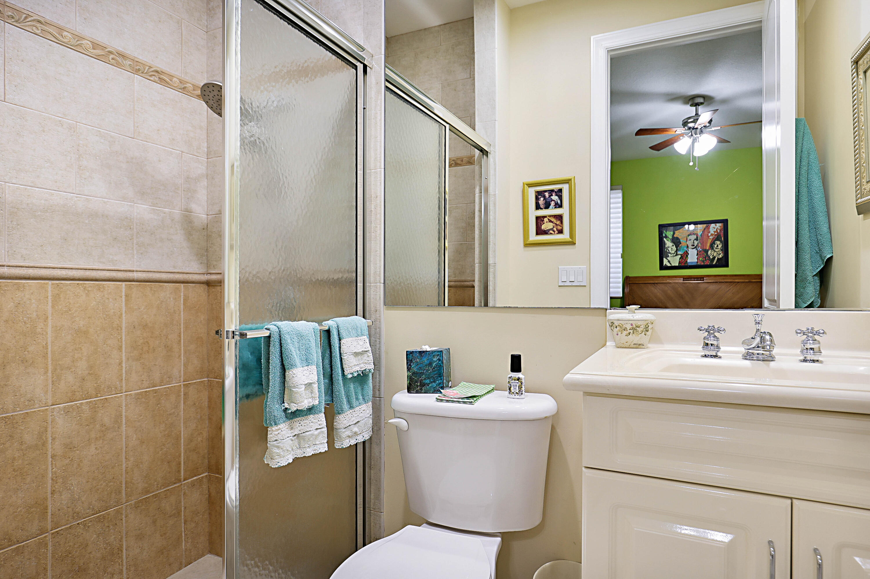 7011 Mallorca Crescent Boca Raton, FL 33433 - Photo 25 of 42 Guest Bath