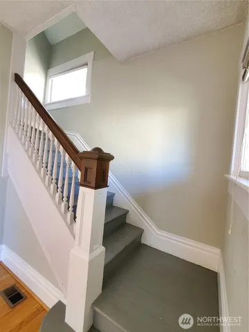 $3,000 | 1815 East Roy Street, Seattle, WA 98112