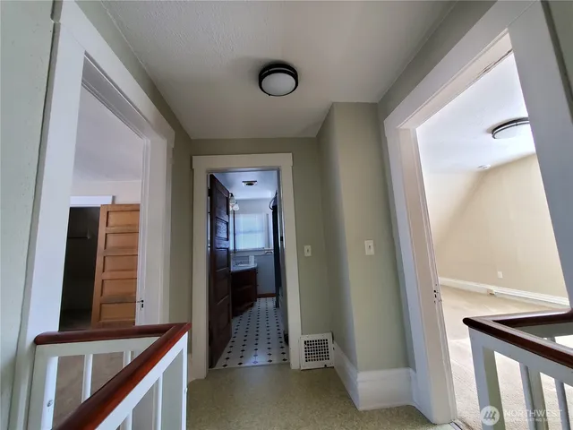 $3,000 | 1815 East Roy Street, Seattle, WA 98112