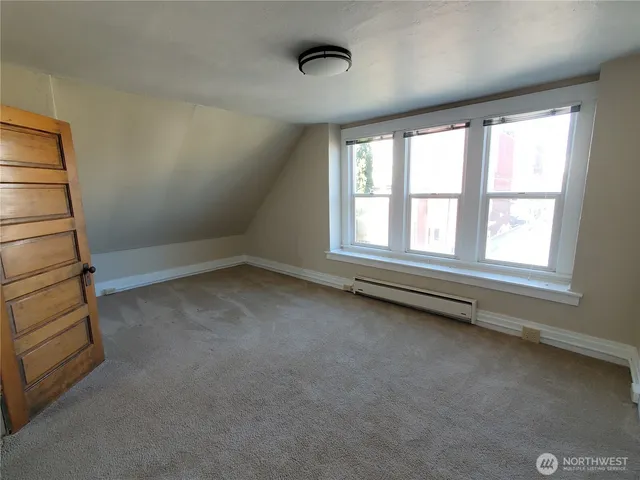 $3,000 | 1815 East Roy Street, Seattle, WA 98112