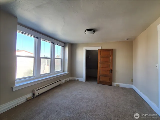 $3,000 | 1815 East Roy Street, Seattle, WA 98112