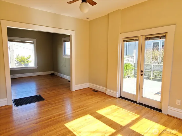 $3,000 | 1815 East Roy Street, Seattle, WA 98112