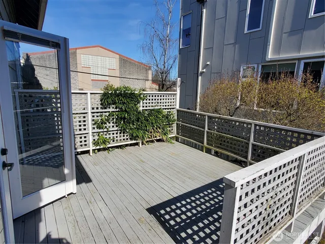 $3,000 | 1815 East Roy Street, Seattle, WA 98112