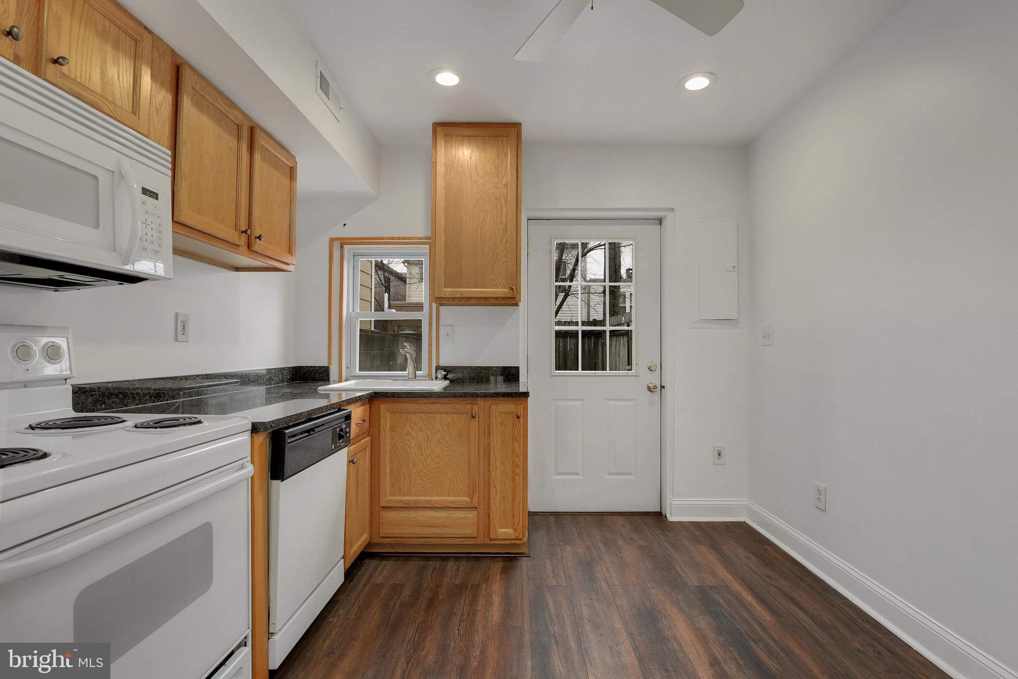 717 South Rose Street Baltimore, MD 21224 - Photo 11 of 32
