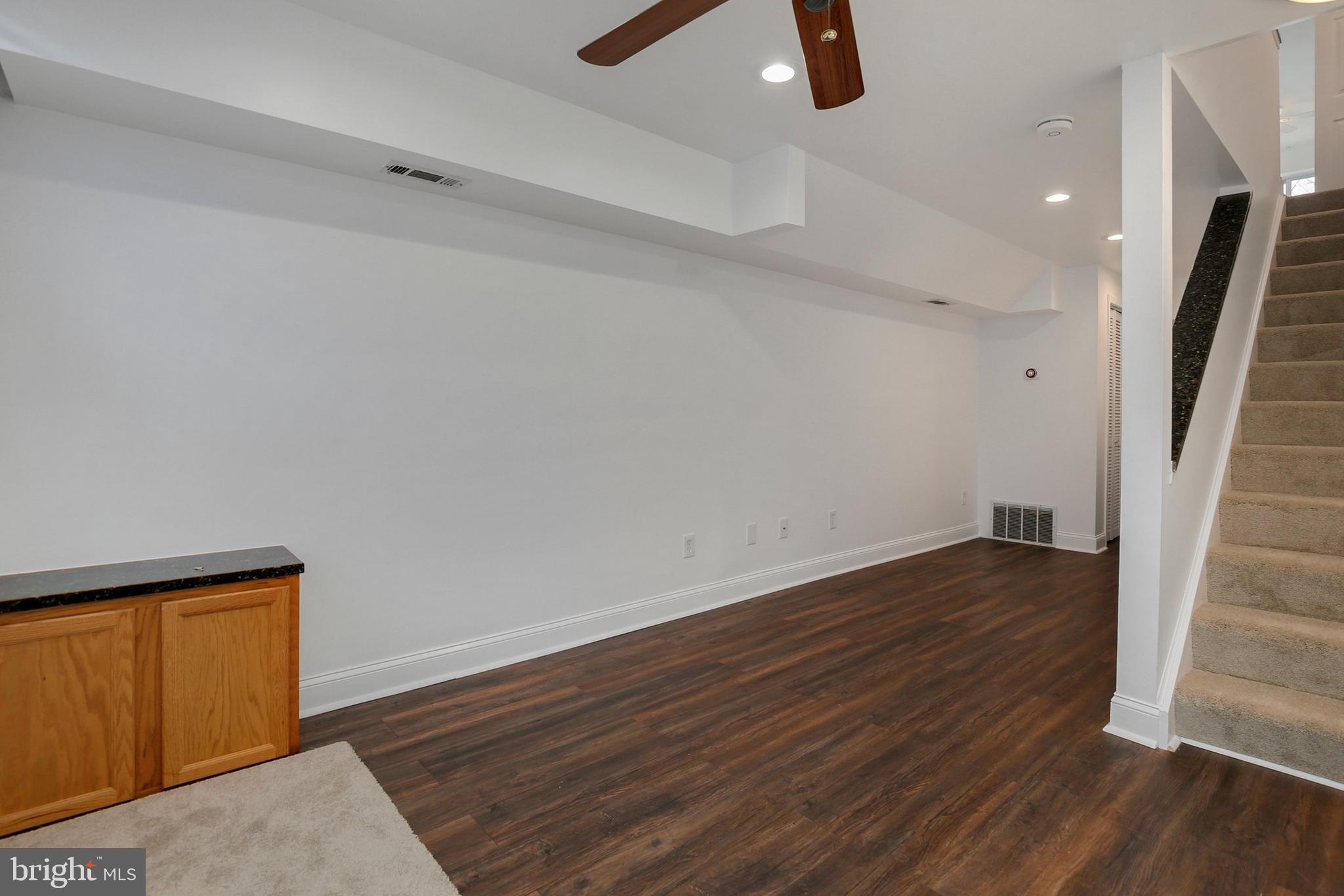 717 South Rose Street Baltimore, MD 21224 - Photo 8 of 32