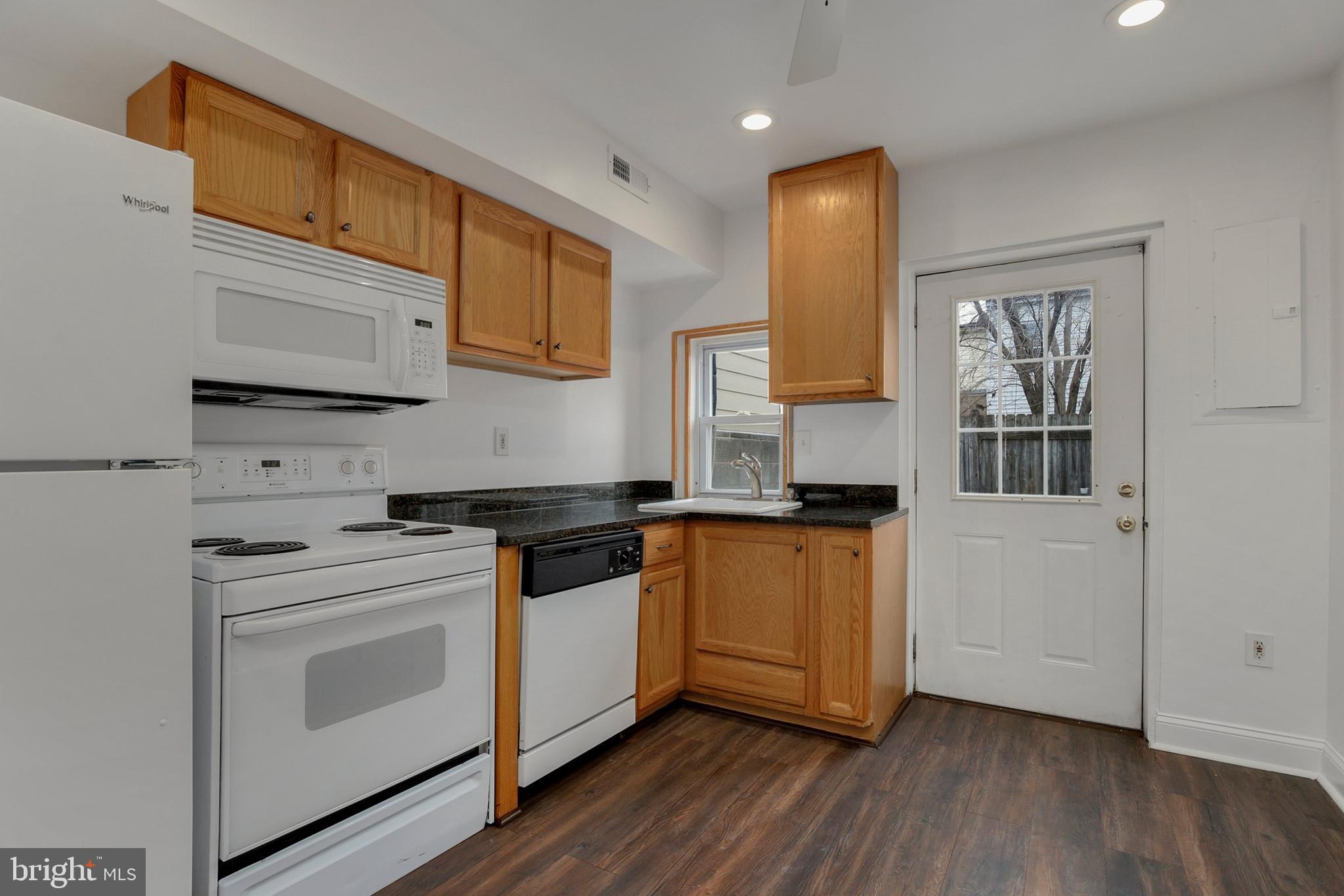 717 South Rose Street Baltimore, MD 21224 - Photo 10 of 32