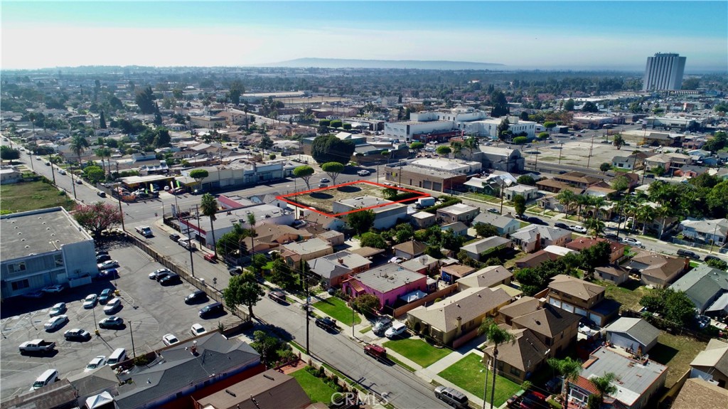 801 East Compton Boulevard Compton, CA 90221 - Photo 14 of 21 an aerial view of a city with lots of residential buildings