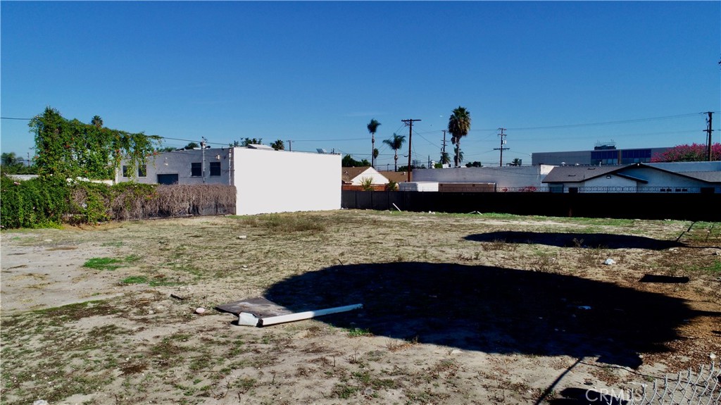 801 East Compton Boulevard Compton, CA 90221 - Photo 18 of 21 a view of a house with a yard