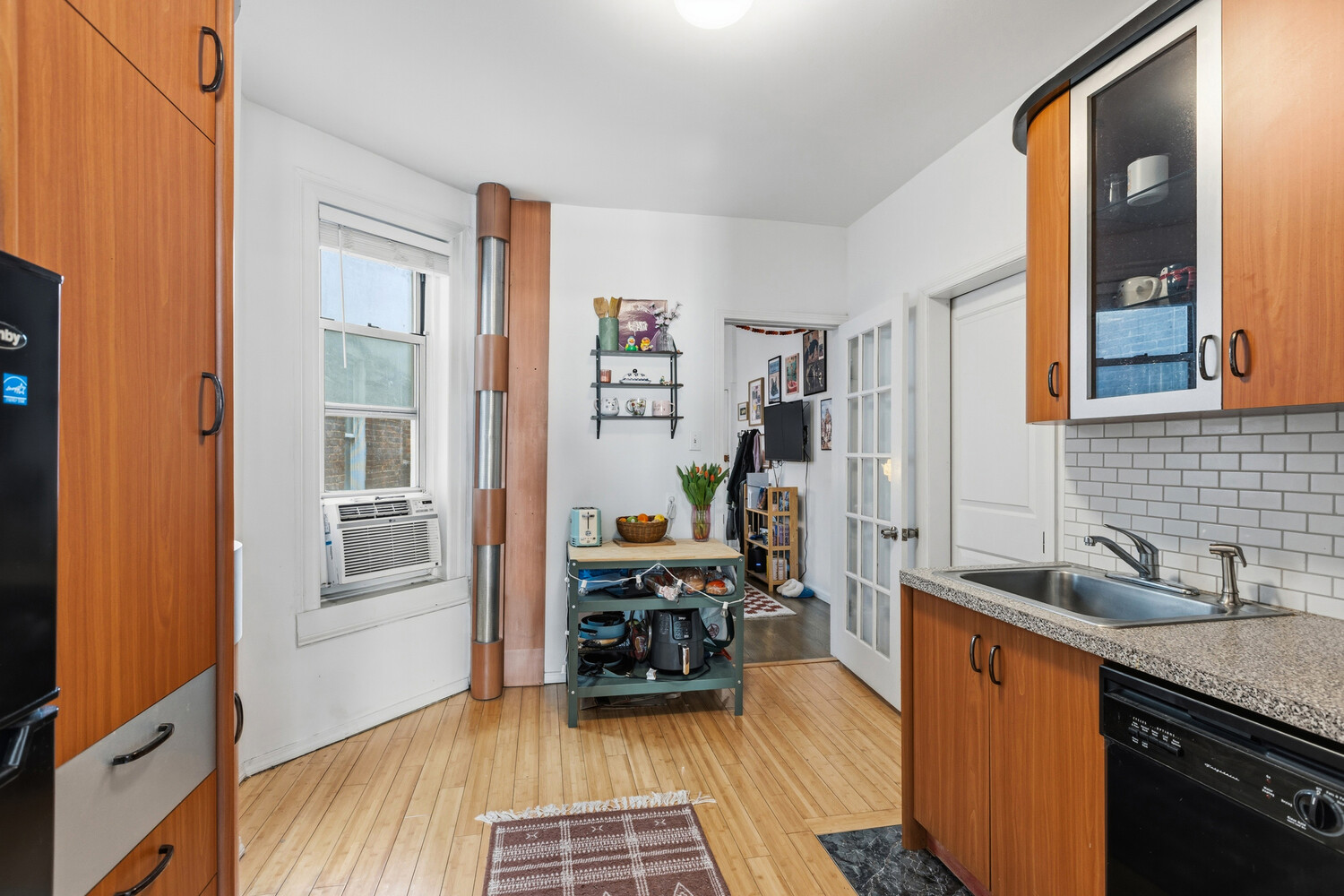 328 East 73rd Street, Unit 5B Manhattan, NY 10021 - Photo 3 of 10