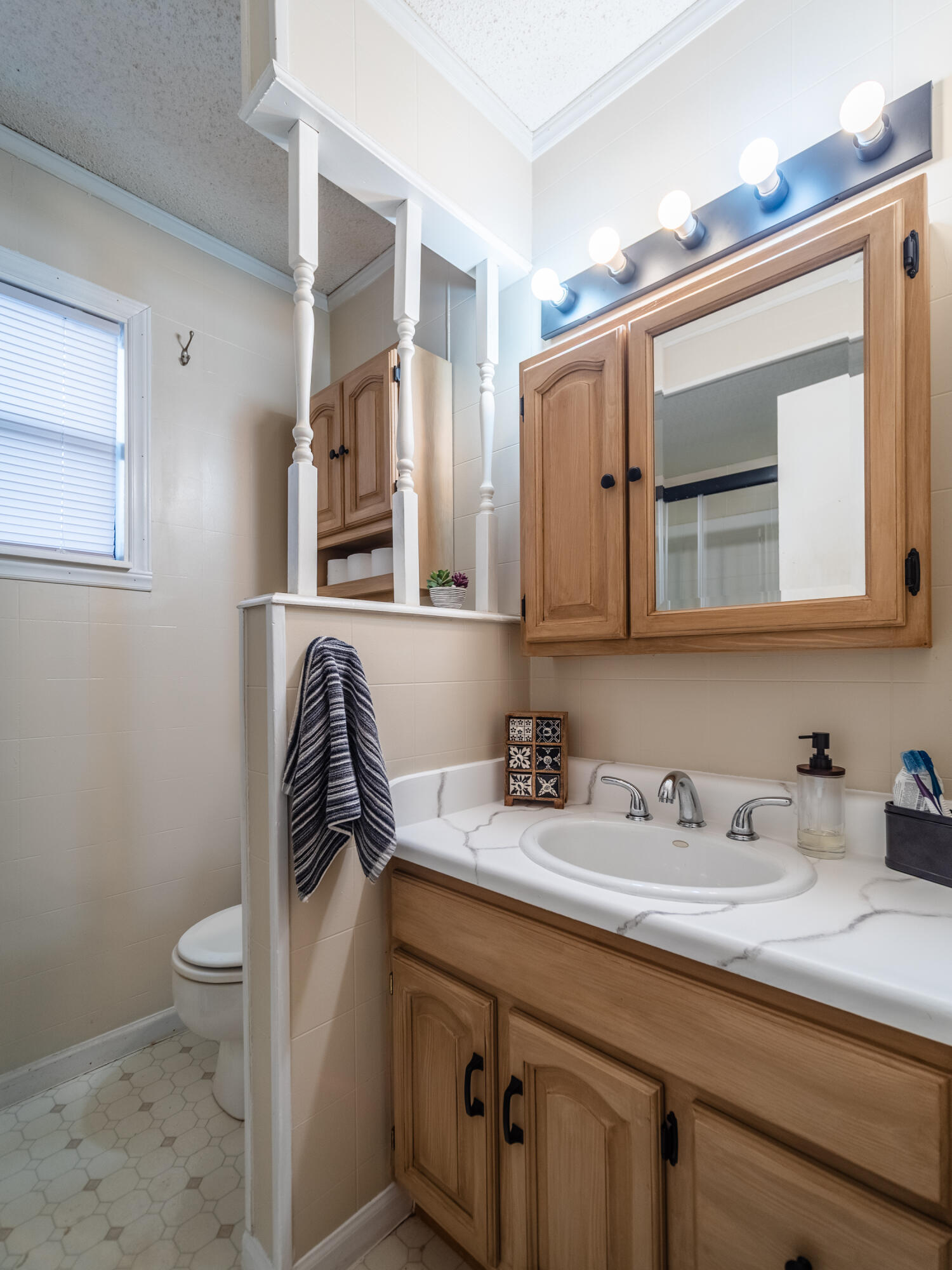 810 West 14th Street Post, TX 79356 - Photo 8 of 31 Primary Bathroom
