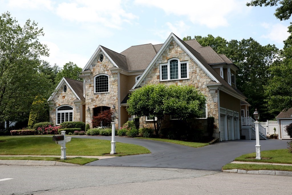 60 High Ridge Circle Franklin, MA 02038 - Photo 1 of 42 Gallery Image 1