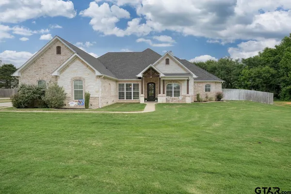 $499,900 | 19359 Ridge Point Circle, Lindale, TX 75771