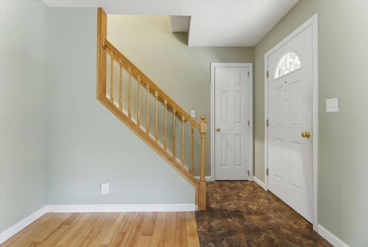 37 Palmer Road Pittston, ME 04345 - Photo 19 of 57 19-DSC05408_declutter_a5a1f5ff