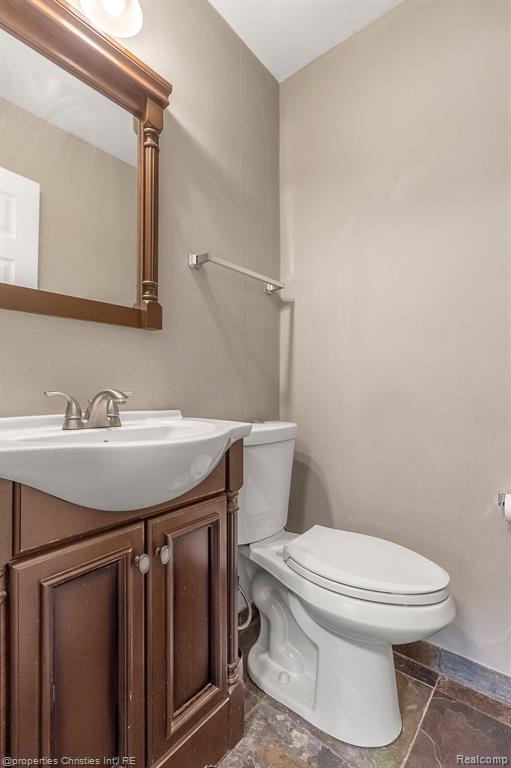 176 Barrington Road Bloomfield Hills, MI 48302 - Photo 29 of 41