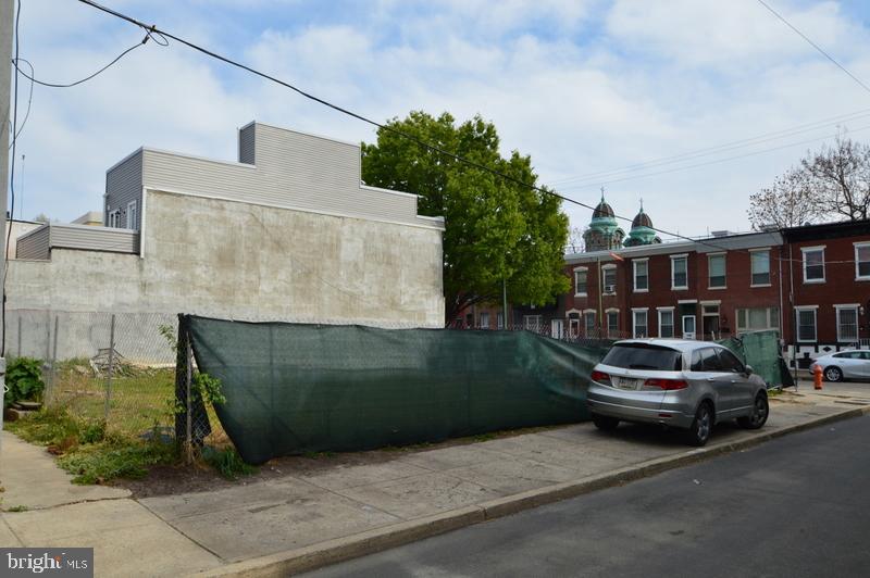 1725 Tasker Street Philadelphia, PA 19145 - Photo 3 of 9 Gallery Image 3