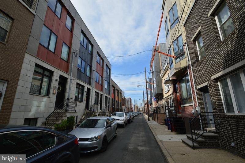 1725 Tasker Street Philadelphia, PA 19145 - Photo 7 of 9 Gallery Image 7