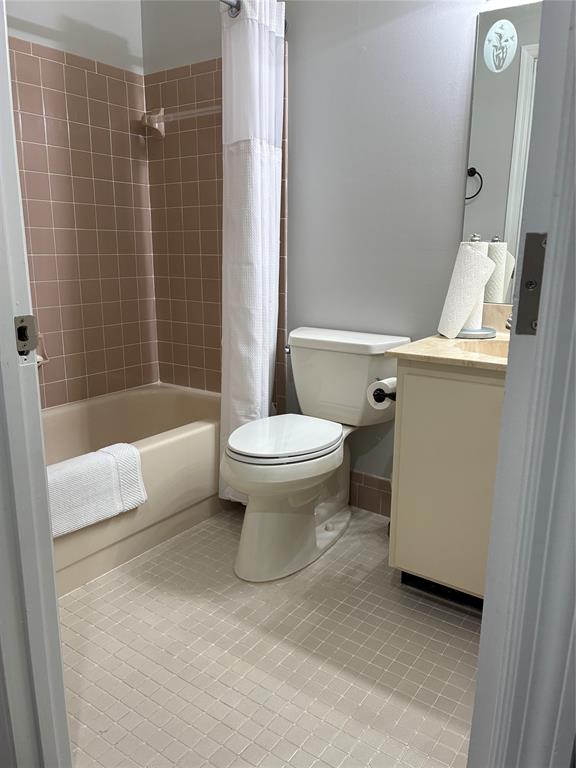 18546 Horizon Avenue, Unit 168 Boca Raton, FL 33496 - Photo 14 of 46 a bathroom with a toilet and a shower