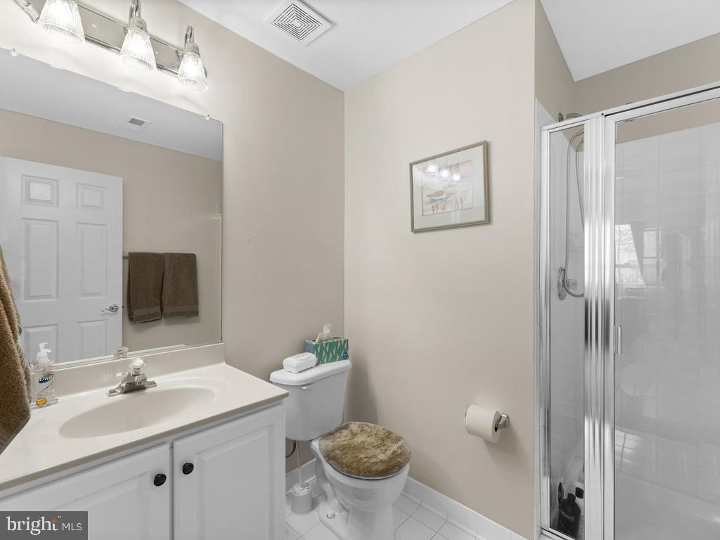 8818 Lew Wallace Road Frederick, MD 21704 - Photo 29 of 38 Full bath on entry level