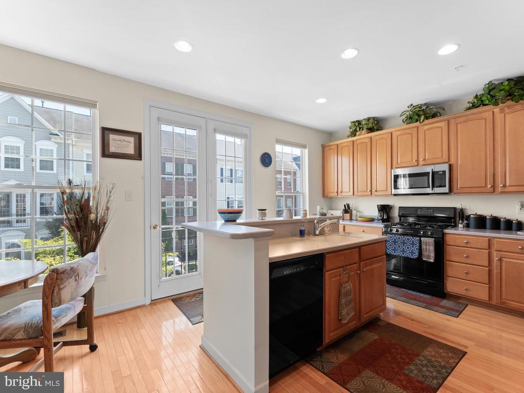 8818 Lew Wallace Road Frederick, MD 21704 - Photo 10 of 38 Kitchen