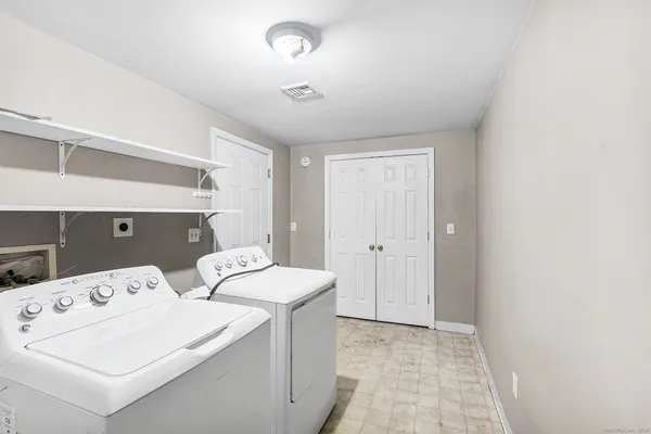 $349,000 | 1 Union Avenue, Unit 11, Danbury, CT 06810