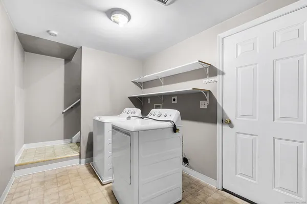 $349,000 | 1 Union Avenue, Unit 11, Danbury, CT 06810