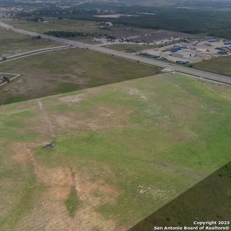 $625,000 | 2560 Us-181 S, Hobson, TX 78118