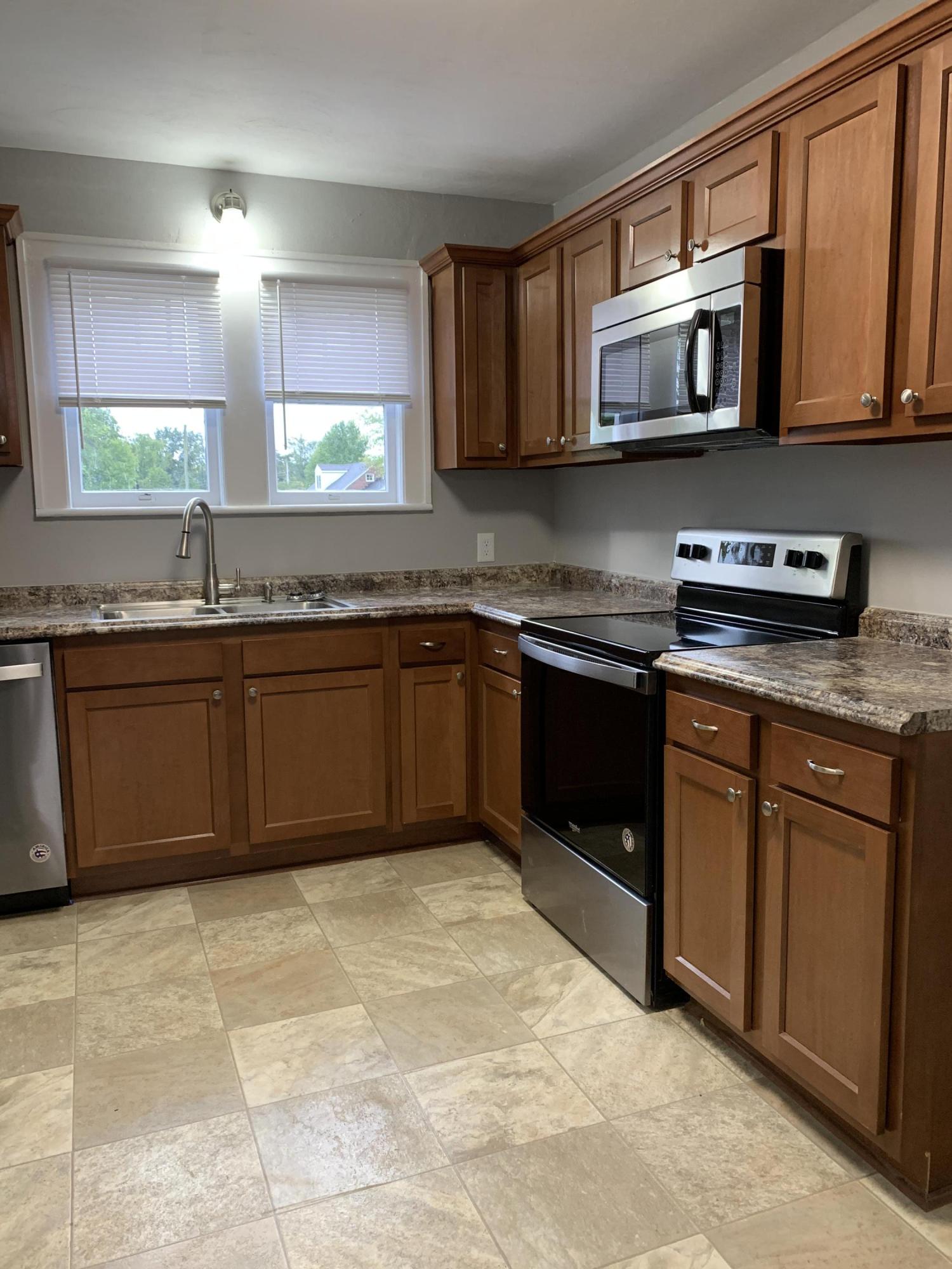 1032 Kessler Mill Road Salem, VA 24153 - Photo 2 of 22 IMG_7175