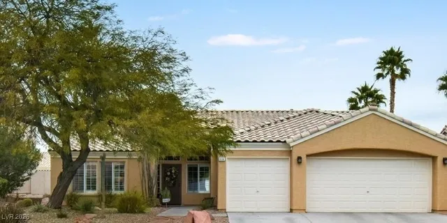 $570,000 | 8104 Tropic Isle Circle, Las Vegas, NV 89128